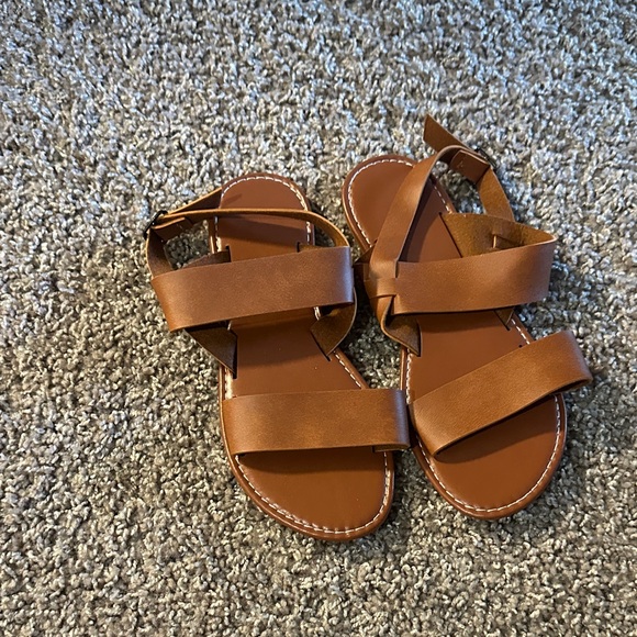 Chic Brown Strappy Sandals - Picture 1 of 4